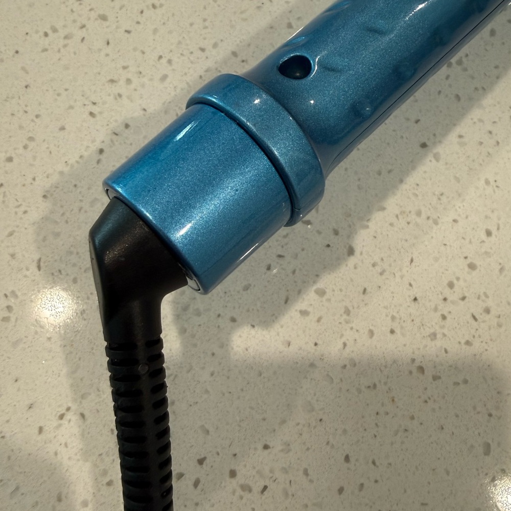 Babyliss Pro Titanium curling iron 1” - Picture 5 of 7